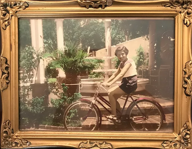 D. Nádira ainda menina